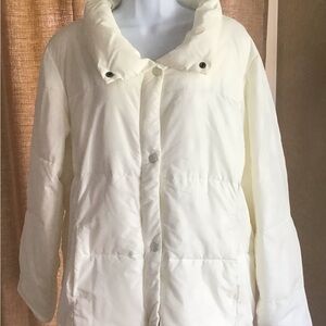 Old Navy Women’s White Puffer Jacket XXL  Side Hand Pockets Funnel Neck Collar